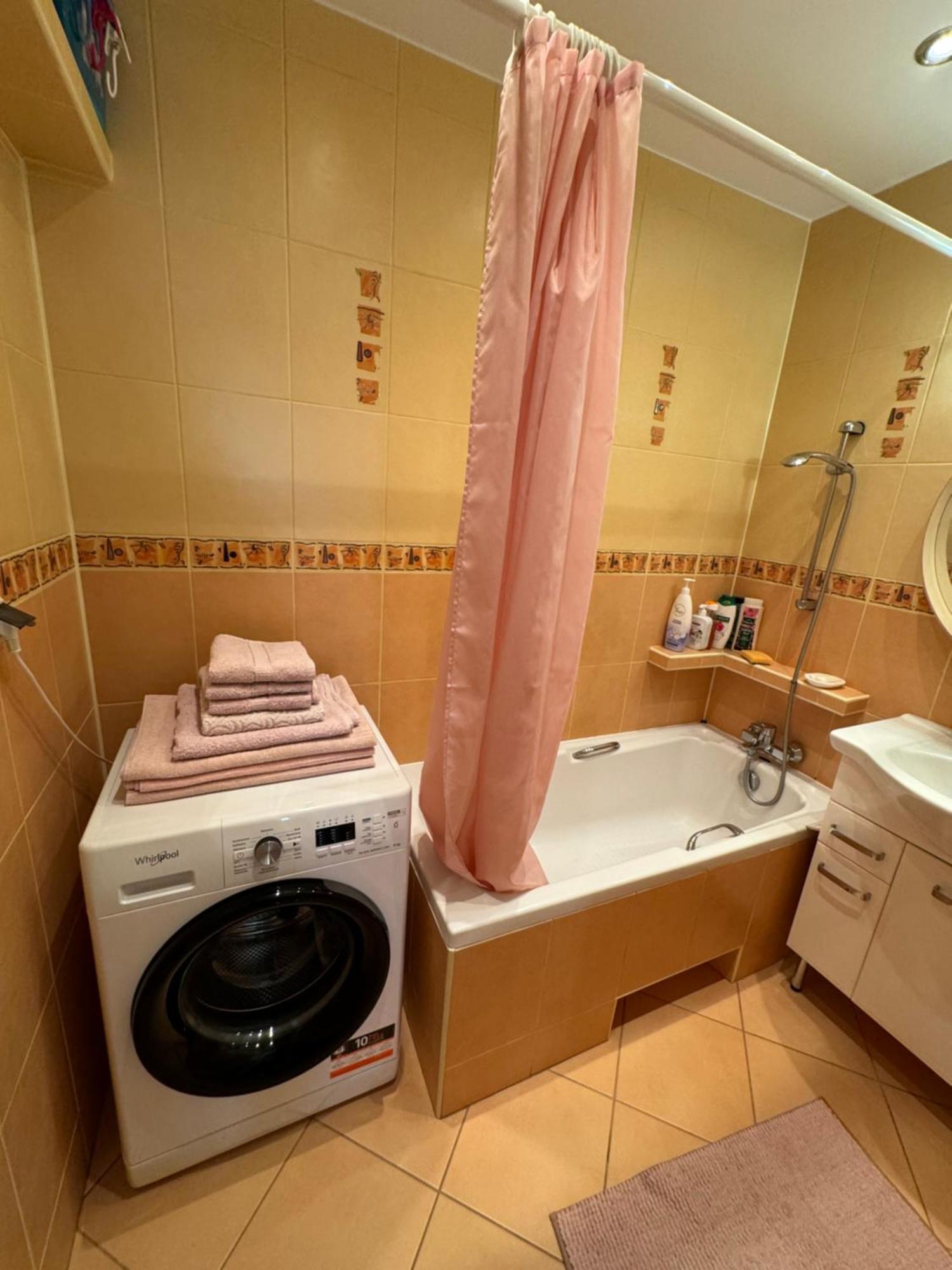 Wygodny Apartament Dla Rodziny 3-5 Osobowej Apartment Warsaw Luaran gambar
